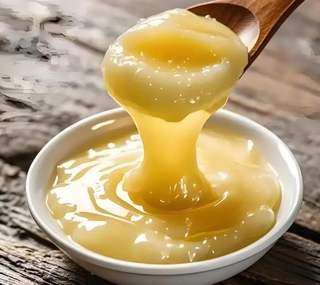 王浆的适宜人群与注意事项解析PG麻将胡了试玩夏季食用蜂(图2)