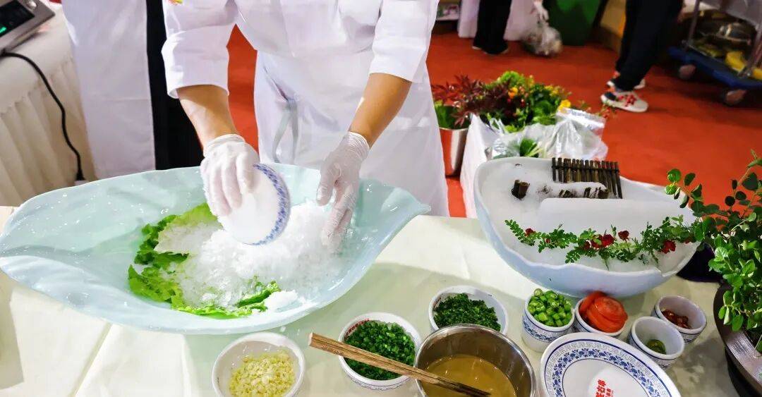 是单一的口味之争而是产业链标准化水平的较量麻将胡了2试玩网站四川火锅的未来竞争不