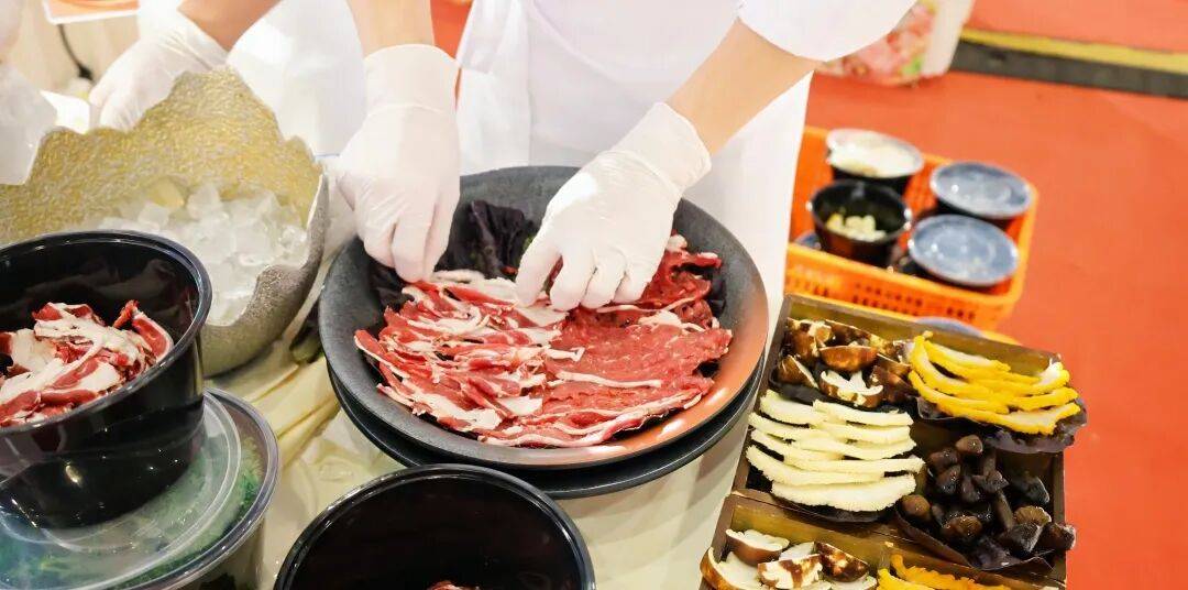 是单一的口味之争而是产业链标准化水平的较量麻将胡了2试玩网站四川火锅的未来竞争不再(图2)